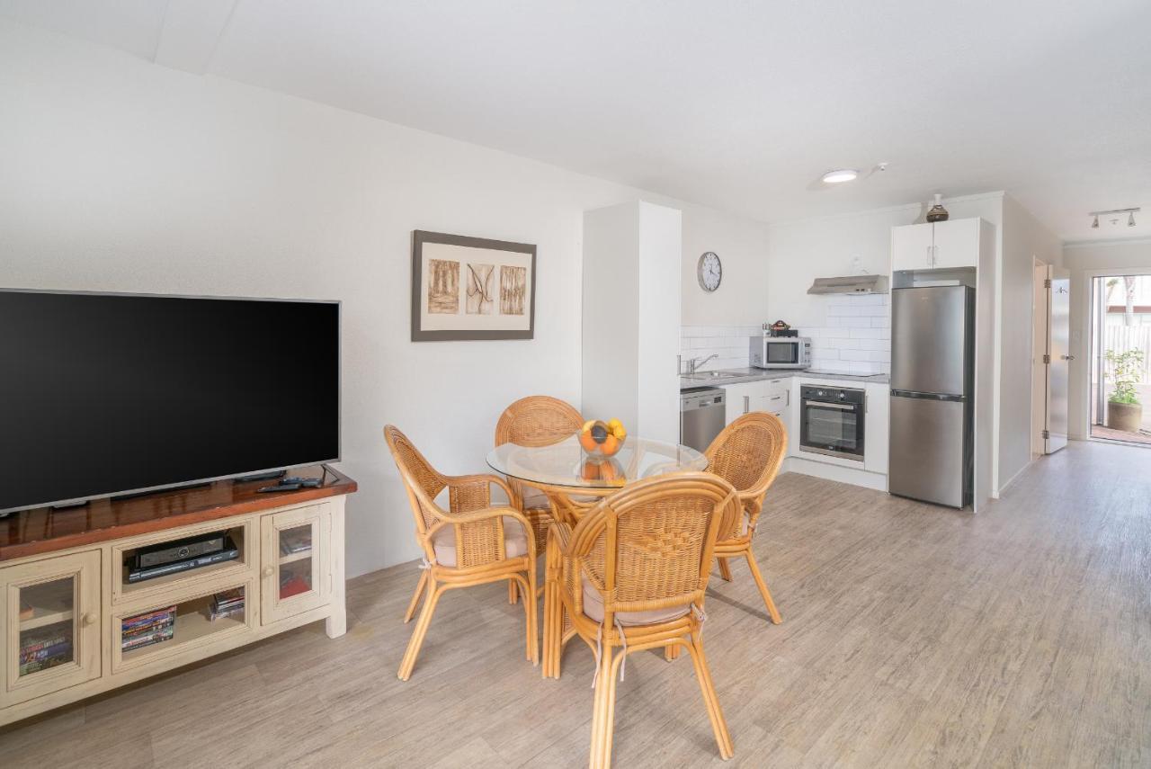 Waterfront Apartments Whitianga Eksteriør billede